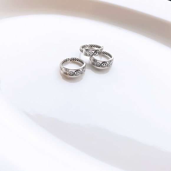 Smiley face adjustable silver ring - Picture 4 of 9